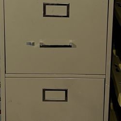 Filing cabinet FREE !