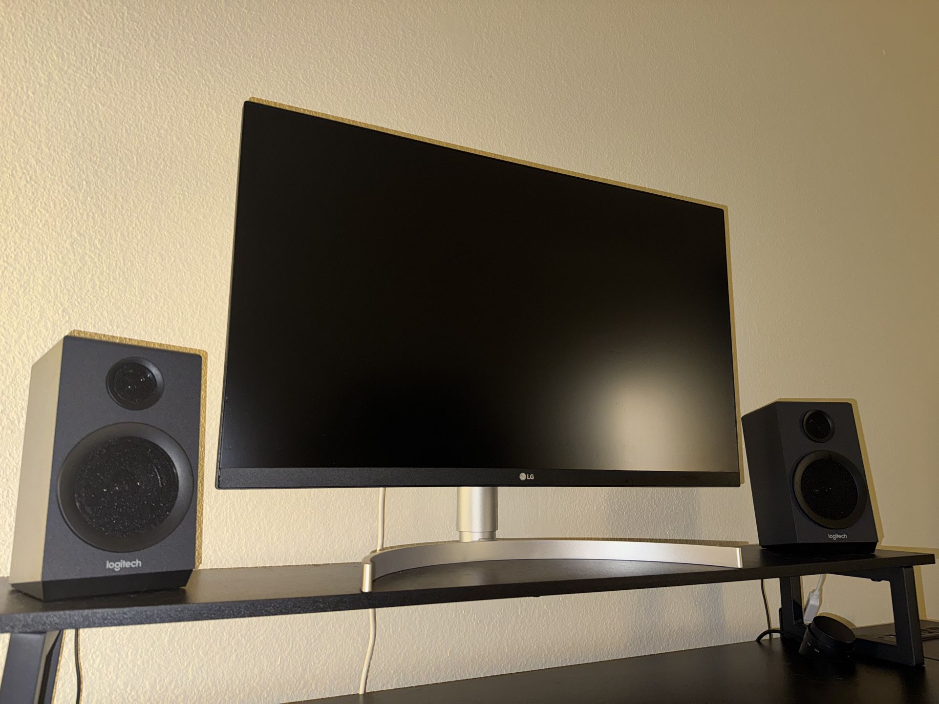 LG 27 Inch 4K UHD 2160p Monitor