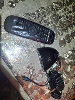 Universal remote w extender lot