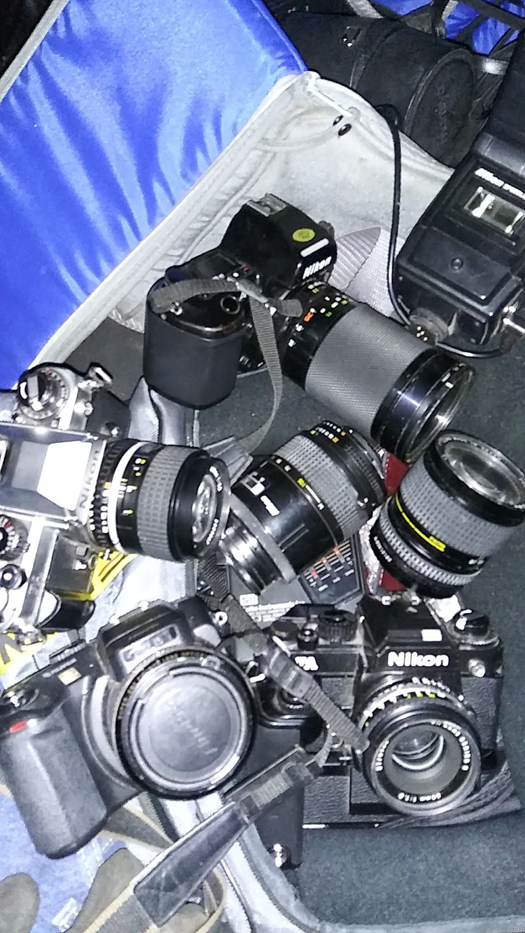 Nikkon camera and lenses.