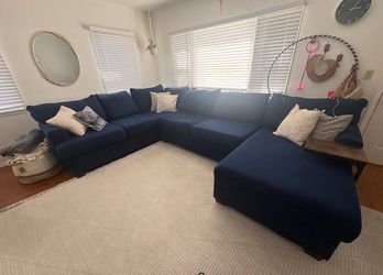 FREE Large Deep Blue Sectional Couch – Sunday Pickup Only