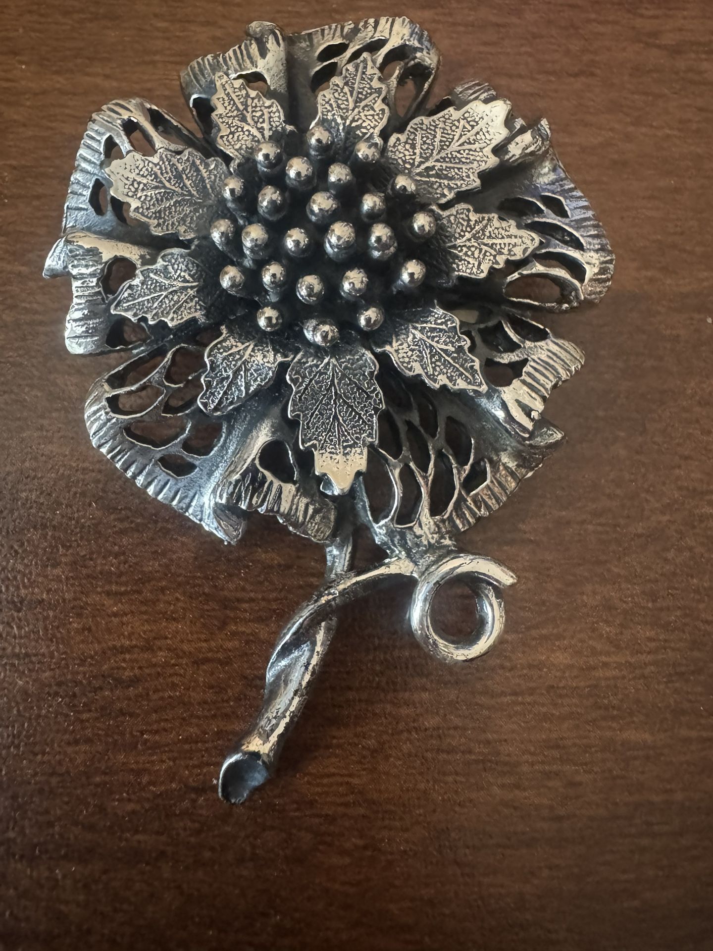 Vintage Pewter Flower pin/brooch 