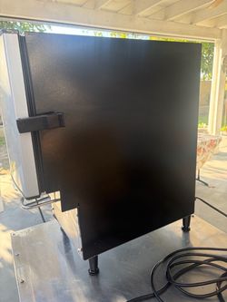 Ice coffee dispenser