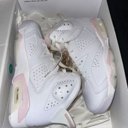 Jordan 6 Retro, size 8 Women’s