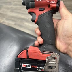 Milwaukee M18 Fuel 1/4 Hex Impact Drill With 4ah Battery