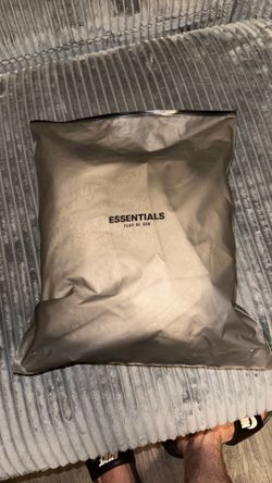 FEAR OF GOD ESSENTIALS