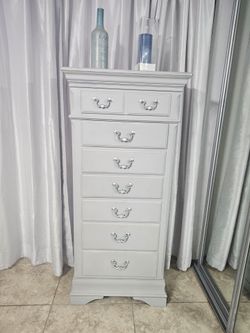 Dresser for