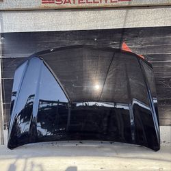 2015 Tahoe Suburban Hood OEM 2020