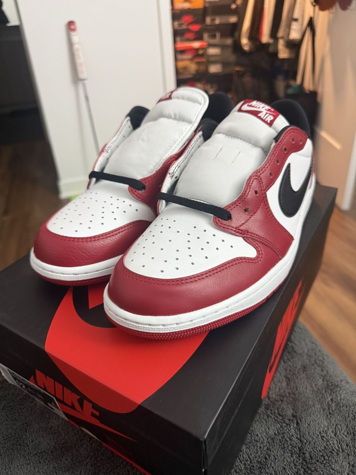 Jordan 1 Low Chicago