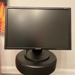 SAMSUNG 24” Monitor 