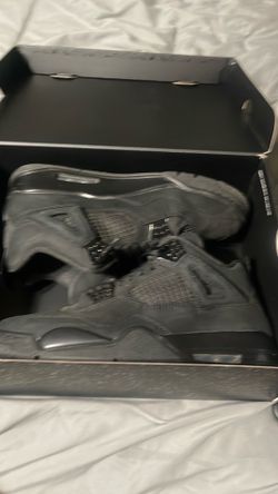 Air Jordan 4 Black cats size 10.5