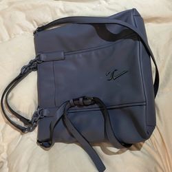 Vera Wang Beautiful Blue Chain link Medium Purse