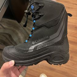 Size 3 Boys Columbia Snow Boots Serious Inquiry Only
