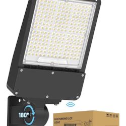 LED Parking Lot Light 150W - 5000K