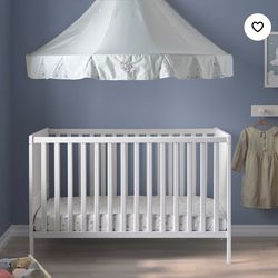 Baby Crib - white