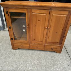 Broyhill TV Entertainment Stand Cabinet 