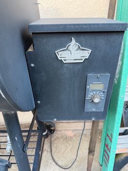 Electric grill/smoker
