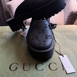 Gucci Women’s Slides Size 8