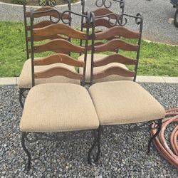 Table And Chairs  Set Complete 