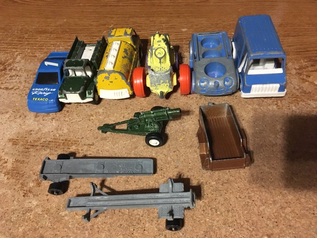Lot Of 10 Tootsie Toy Diecast Vehicles Farm Tractor Shell Gas / Oil Tanker Howitzer