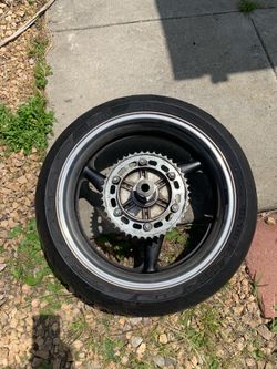 Honda cbr929rr rear wheel sprocket axle  190 50 17