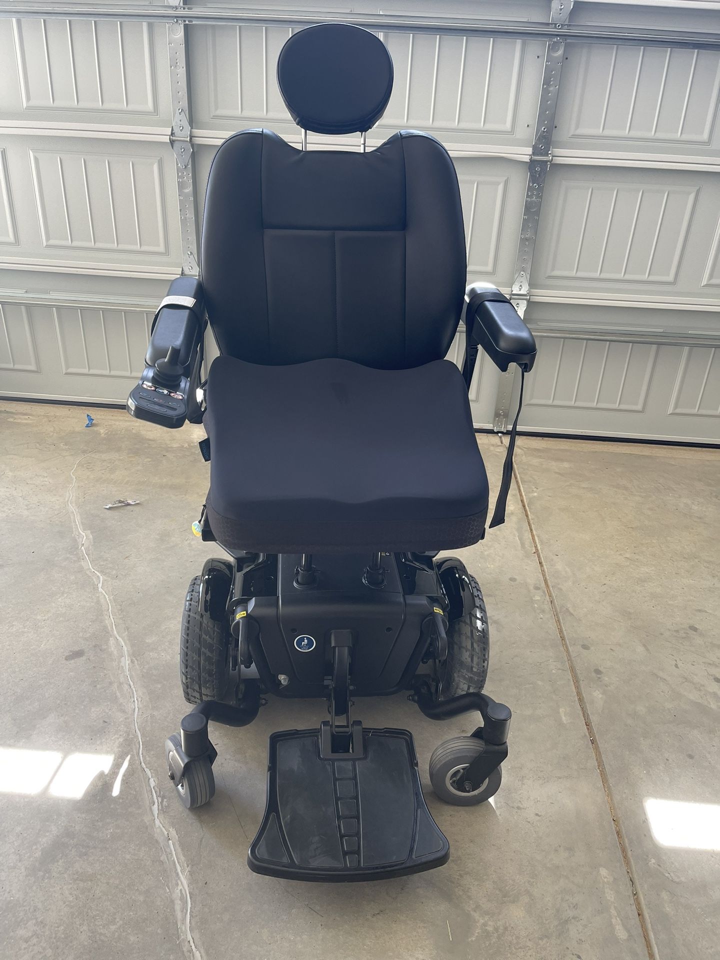 Pride Mobility Quantum J6 Power Chair - Great Condition - Ramps/Accessories