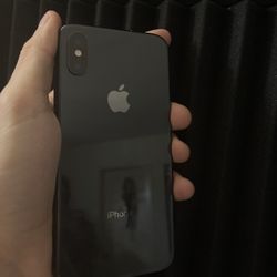 iPhone XS 64GB - Unlocked - Good Condition