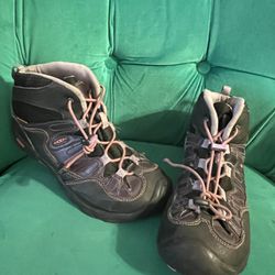 Keen Girls Hiking Boots Size 5 Used 