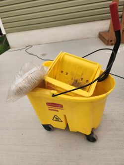 MOP BUCKET