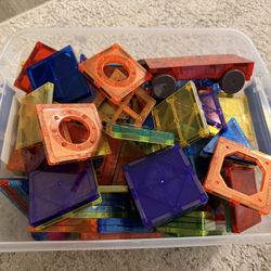Magna tiles 