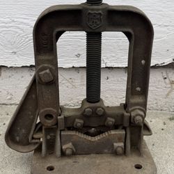 Old Pipe Vice 
