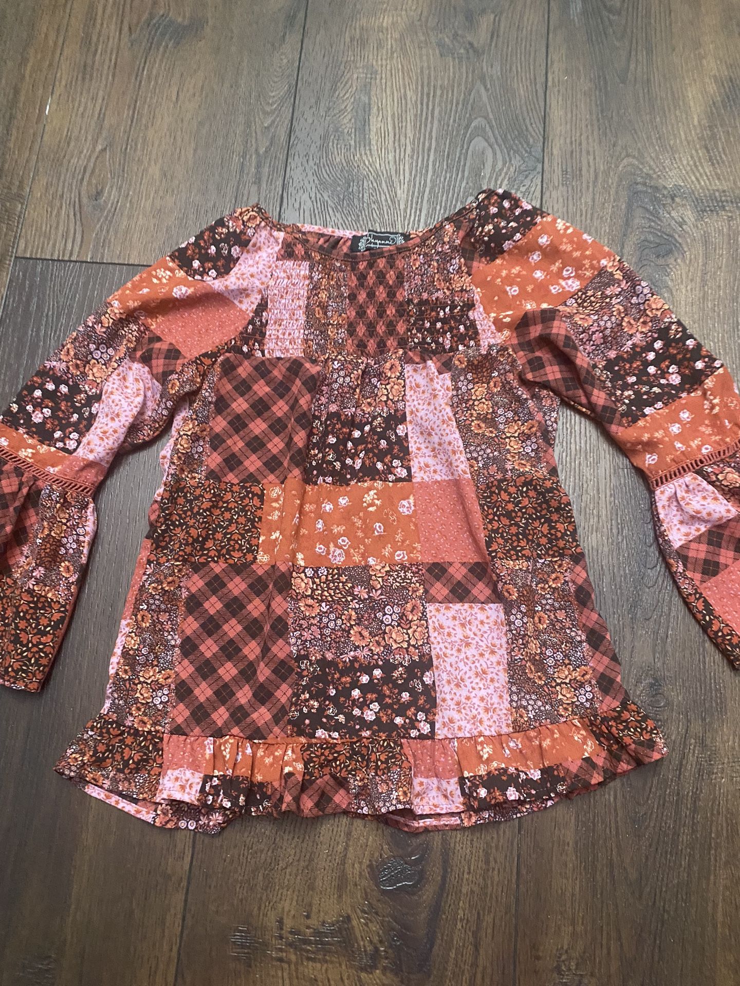 Girls Shyanne Bell Sleeve Shirt Size Small Or 6/7 #12
