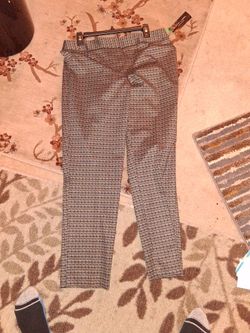 Ladies Zipper Slacks . New Sz 10