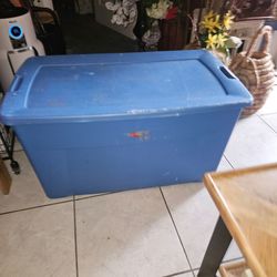 PLASTIC STORAGE BIN