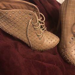 Size 9 And Jacket Size Xl