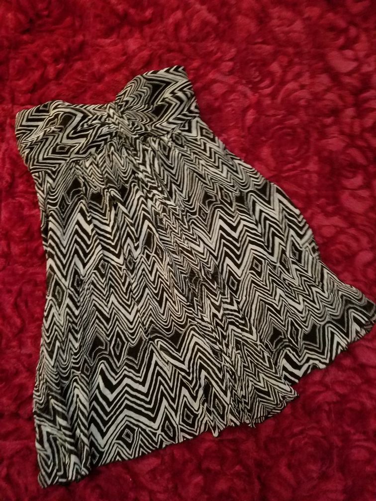 EXPRESS BLACK AND WHITE SLEEVELESS DRESS