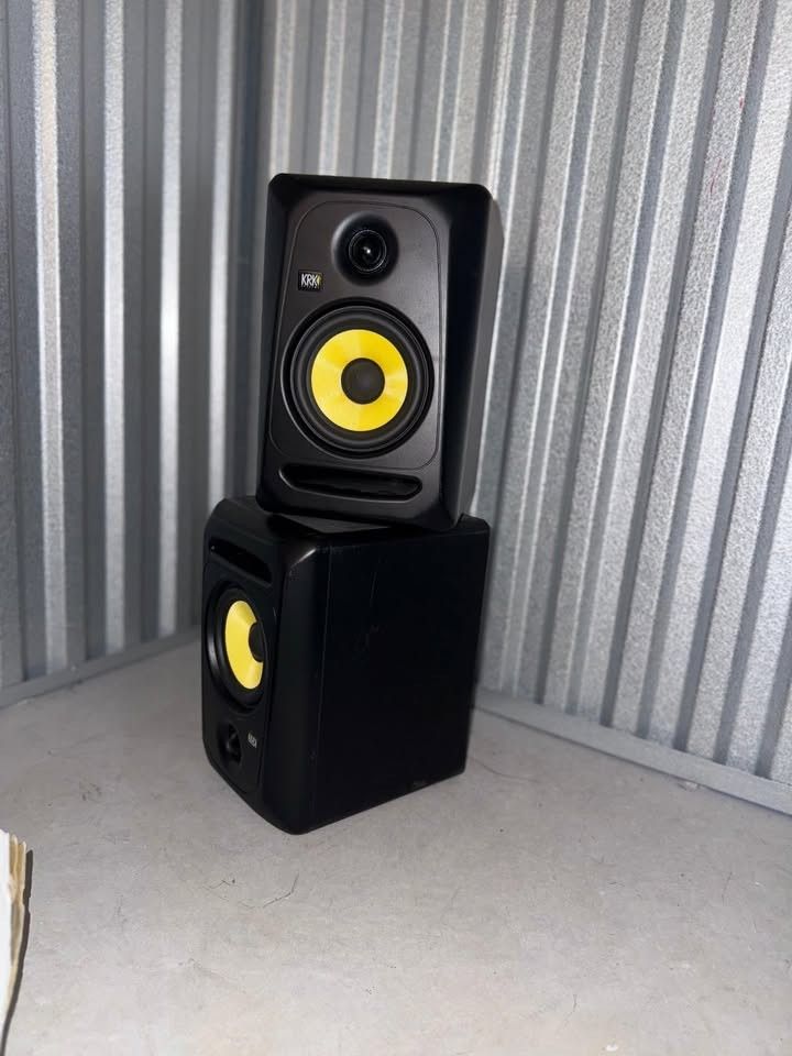 Pair Of Monitorss With Extenxuon Cable