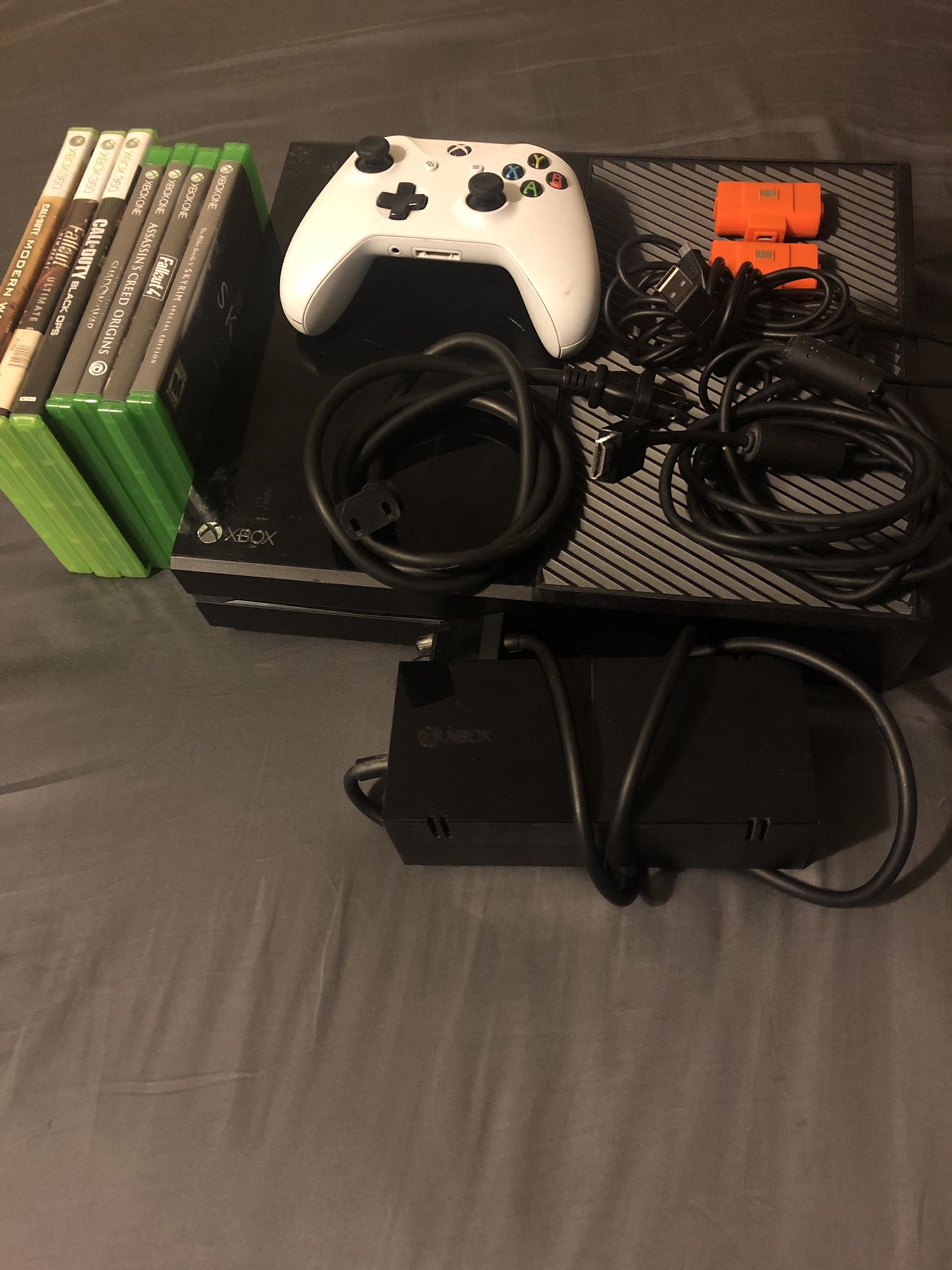 500 GB Xbox One and games