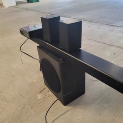 Samsung Sound Bar With Surround Sound Speakers