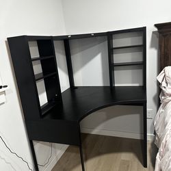 Corner desk