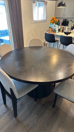 Table with 6 Chairs