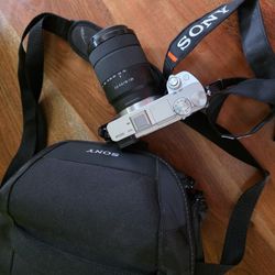 Sony Alpha a6300 Mirrorless Digital Camera Sony 18-135mm F3.5-5.6 OSS APS-C E-Mount Zoom Lens Sony Camera Bag