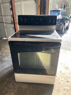 GE Electric Stove/Oven – Glass Cooktop – Fully Working