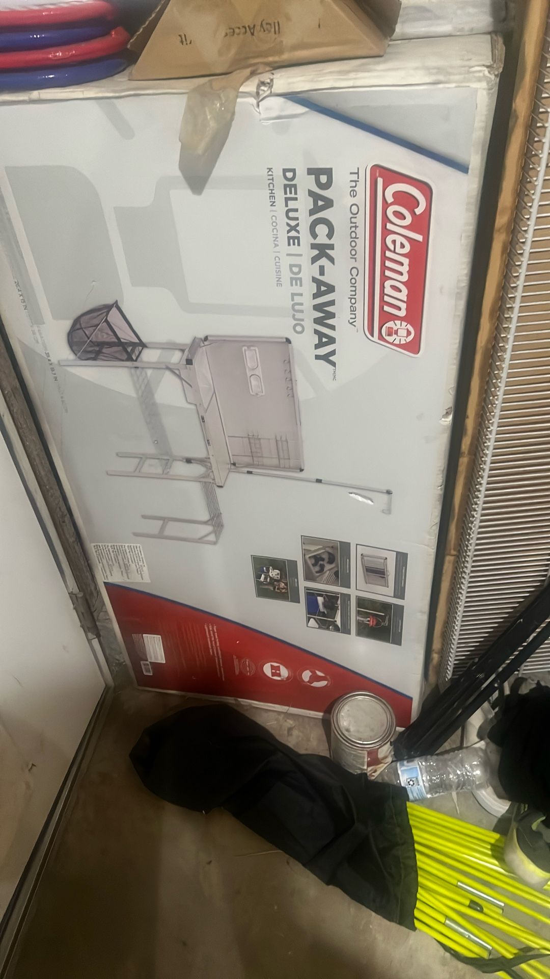 Pack Away Deluxe Coleman 