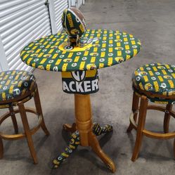 AWESOME! GREEN BAY PACKERS PEDESTAL TABLE + 3 (RARE "20)
SWIVEL STOOLS & CUSTOM FOOTBALL TEE

