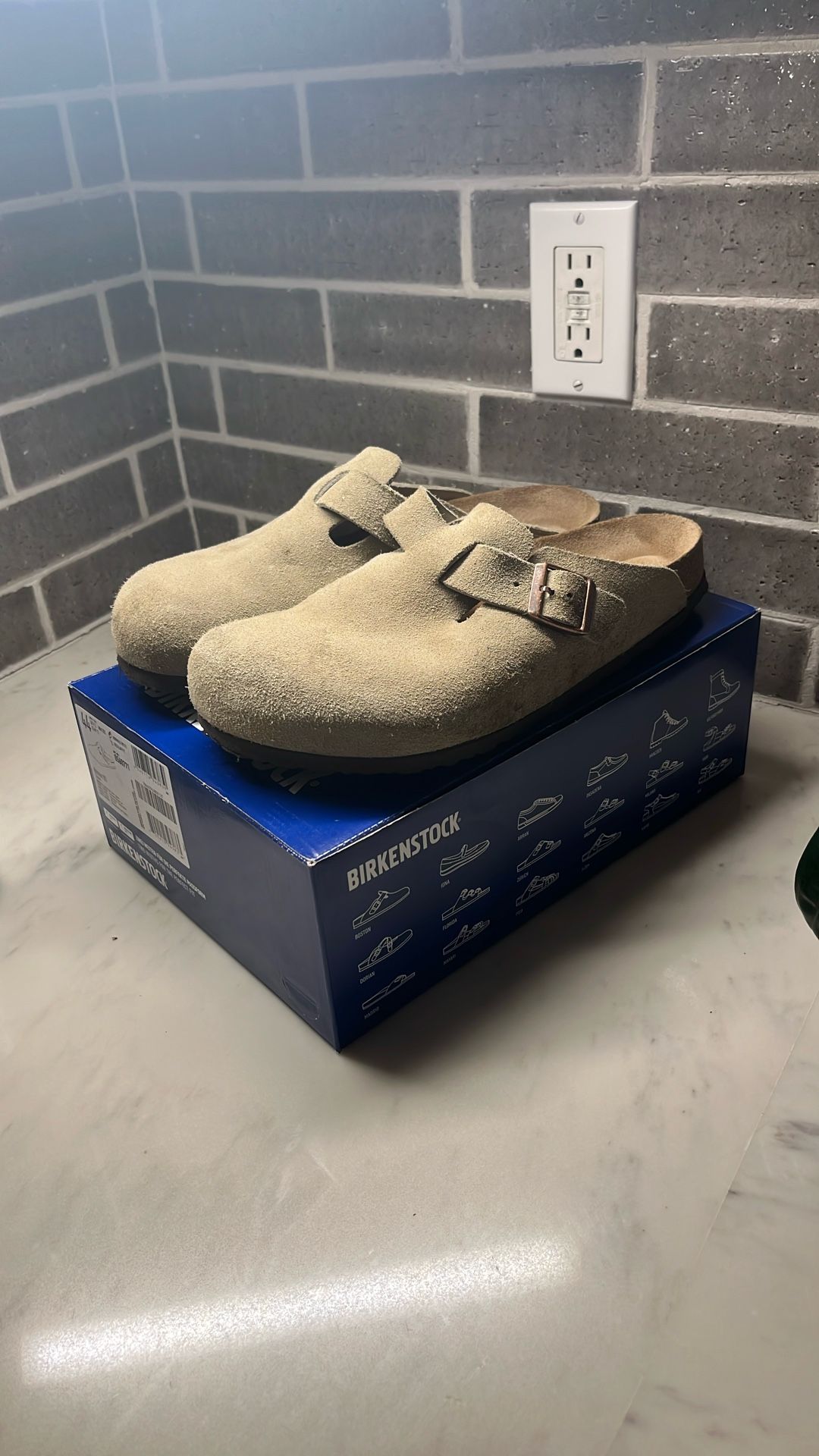Slightly Used Light Brown Size Men’s 11 Birkenstocks(with Box)