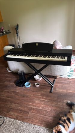 Free Broken Piano