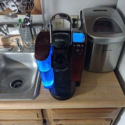 Keurig K70 Single Serve Coffee Maker 