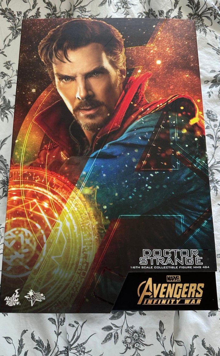 Hot Toys Sideshow Collectibles Infinity War Doctor Strange 1/6 Scale Collectible Figure