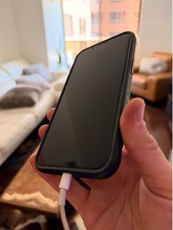 iPhone 13 Pro 128GB Graphite Unlocked + New OtterBox + Privacy Screen + Original Box